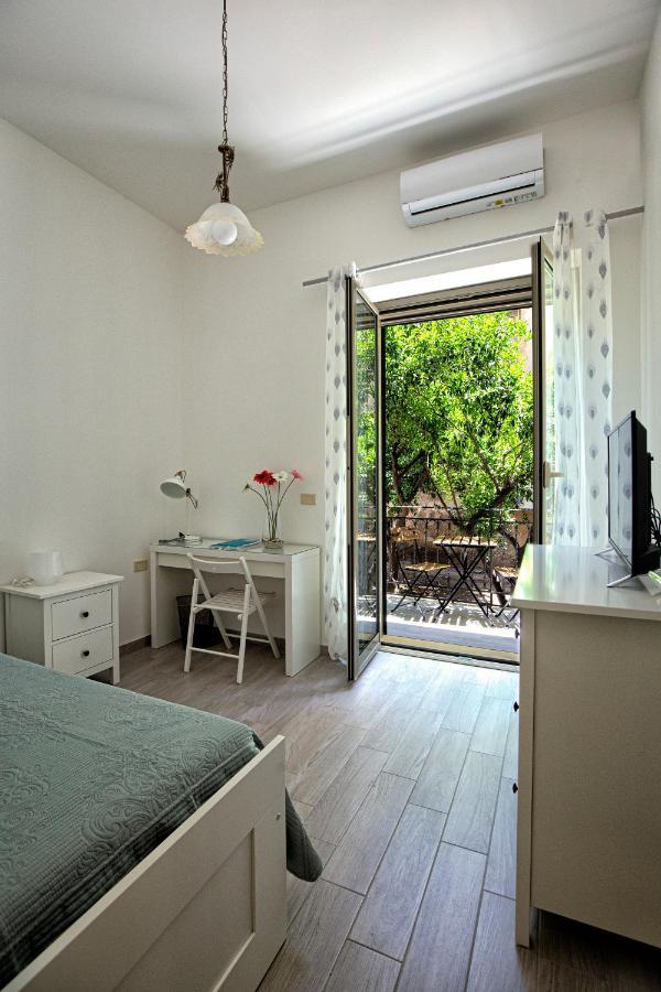 Garden House: Apartments And Rooms For Holidays Palermo Eksteriør billede
