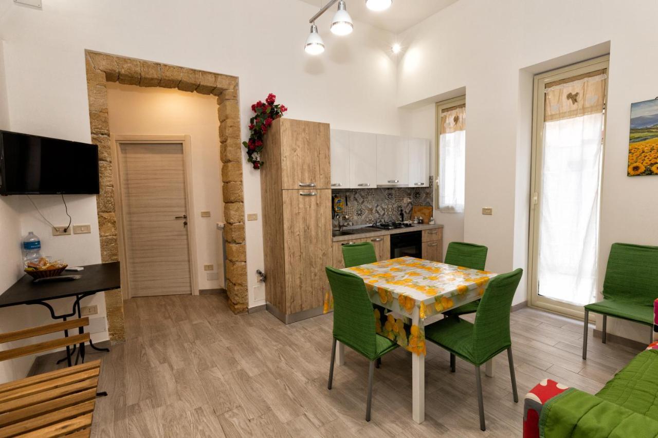 Garden House: Apartments And Rooms For Holidays Palermo Eksteriør billede