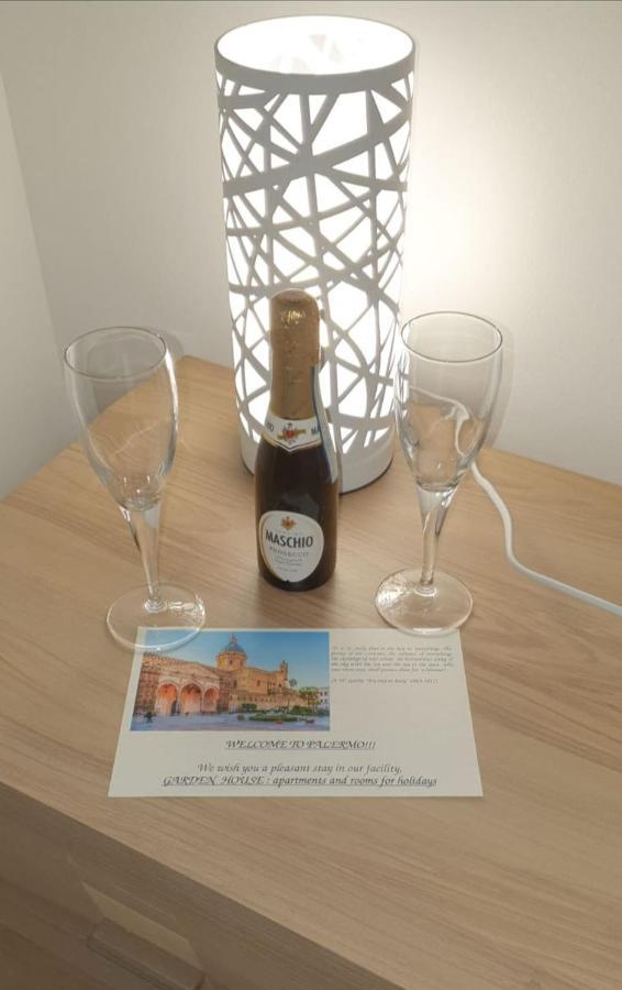 Garden House: Apartments And Rooms For Holidays Palermo Eksteriør billede